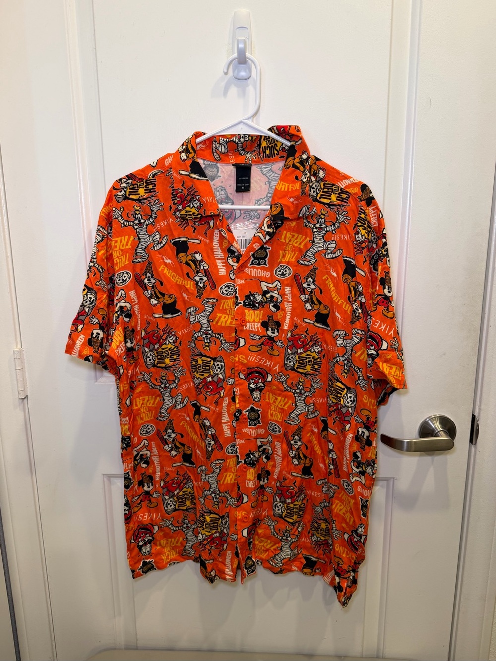 NWT Disney Our Universe Halloween Mickey & Friends AOP Button Up Shirt